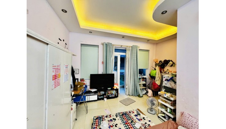 Hiếm CHDV sát Bầu Cát - Âu Cơ - 5 tầng - HXH Doanh Thu tốt